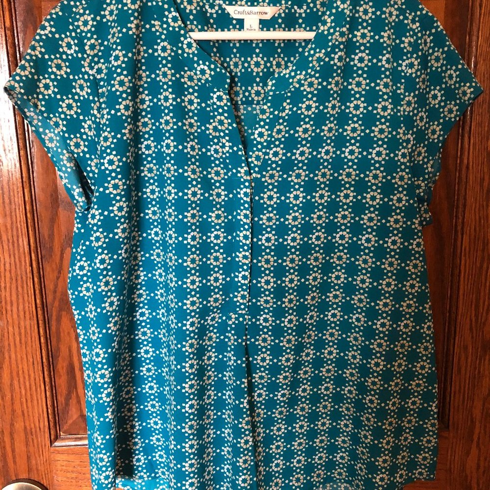 pullover blouse v neck